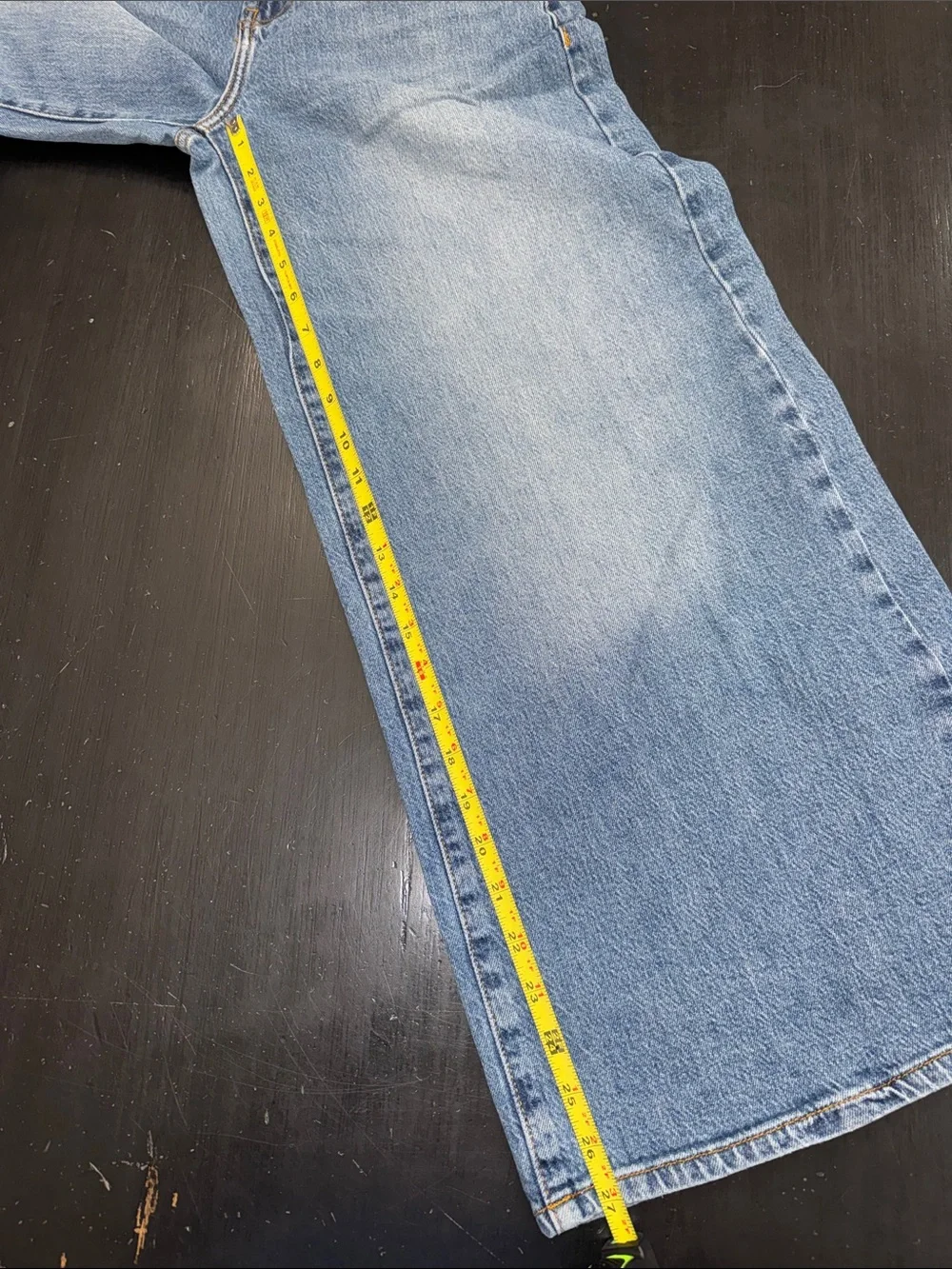 urban outfitters BDG joey mid rise wide leg jeans. size 26. great used condition - Picture 11 of 12